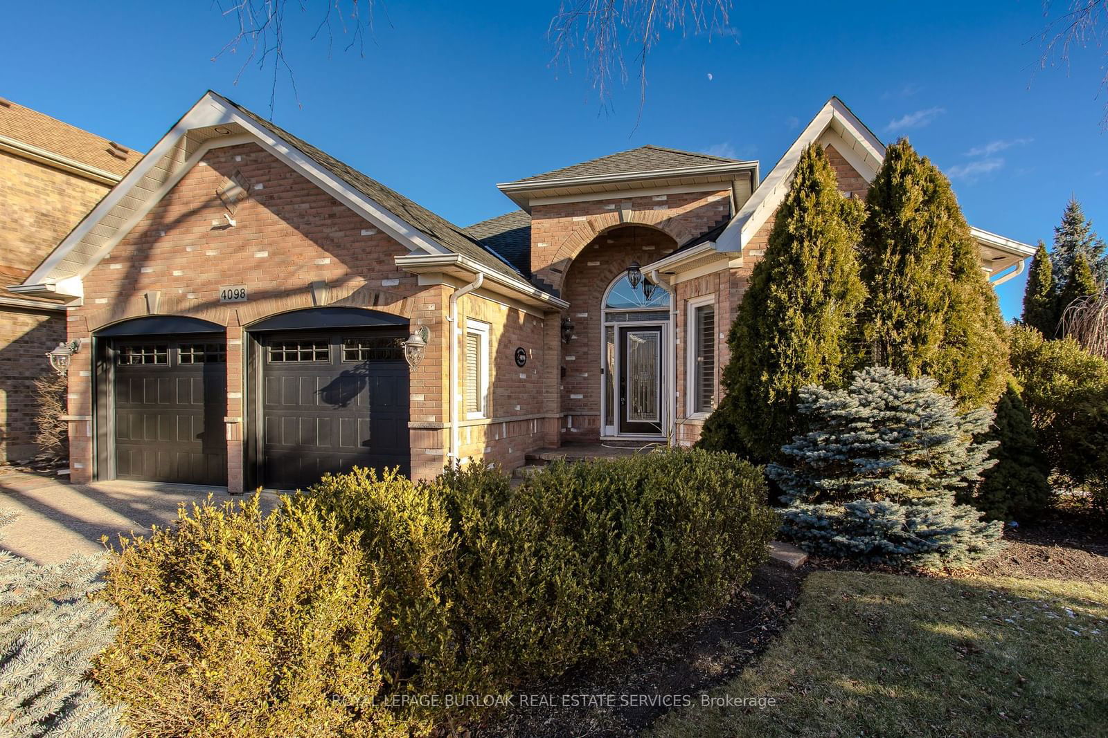 Detached House sold at 4098 Montrose Crescent, Burlington, Rose, L7M 4J4 - MLS: W11921705