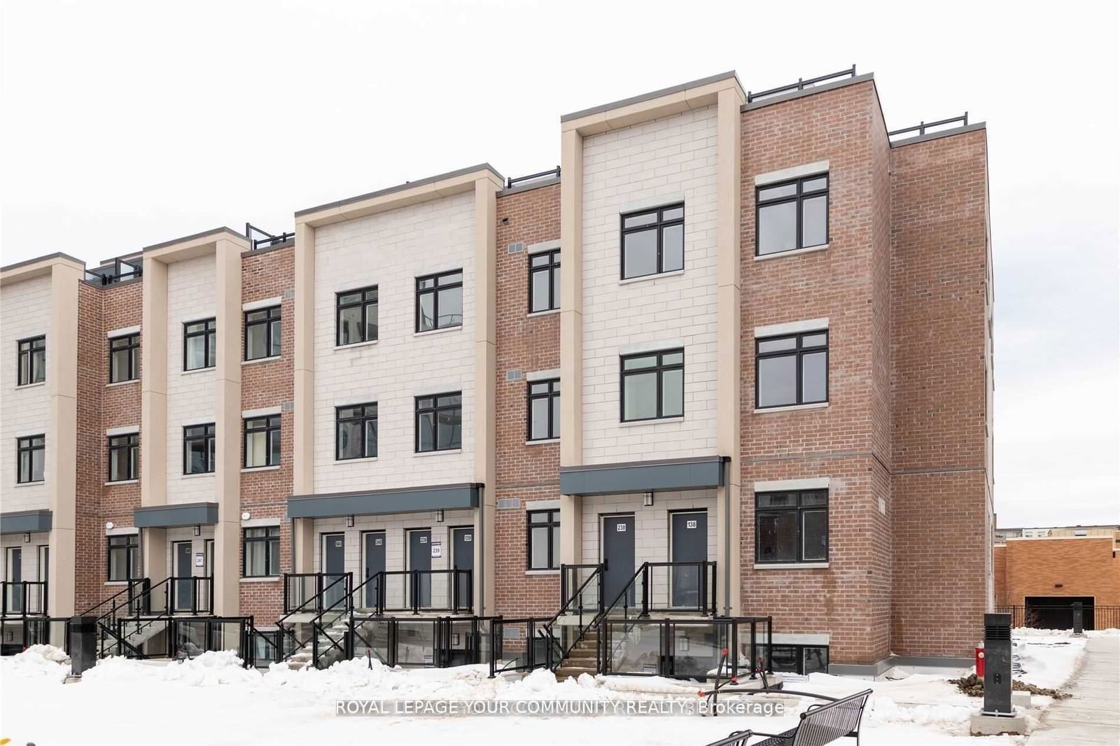 Townhouse for sale at 238-1060 Douglas McCurdy Comm Road, Mississauga, Lakeview, L5L 3H9 - MLS: W11921992