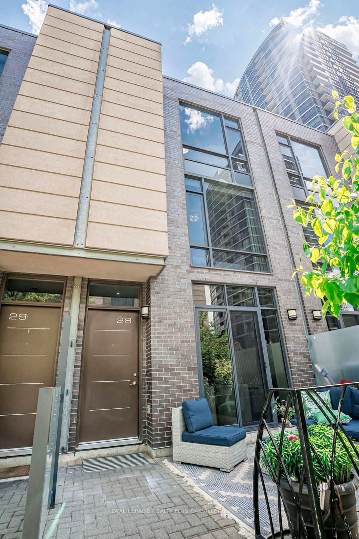 Townhouse for sale at 28-19 Valhalla Inn Road, Toronto, Islington-City Centre West, M9B 0B3 - MLS: W11922032