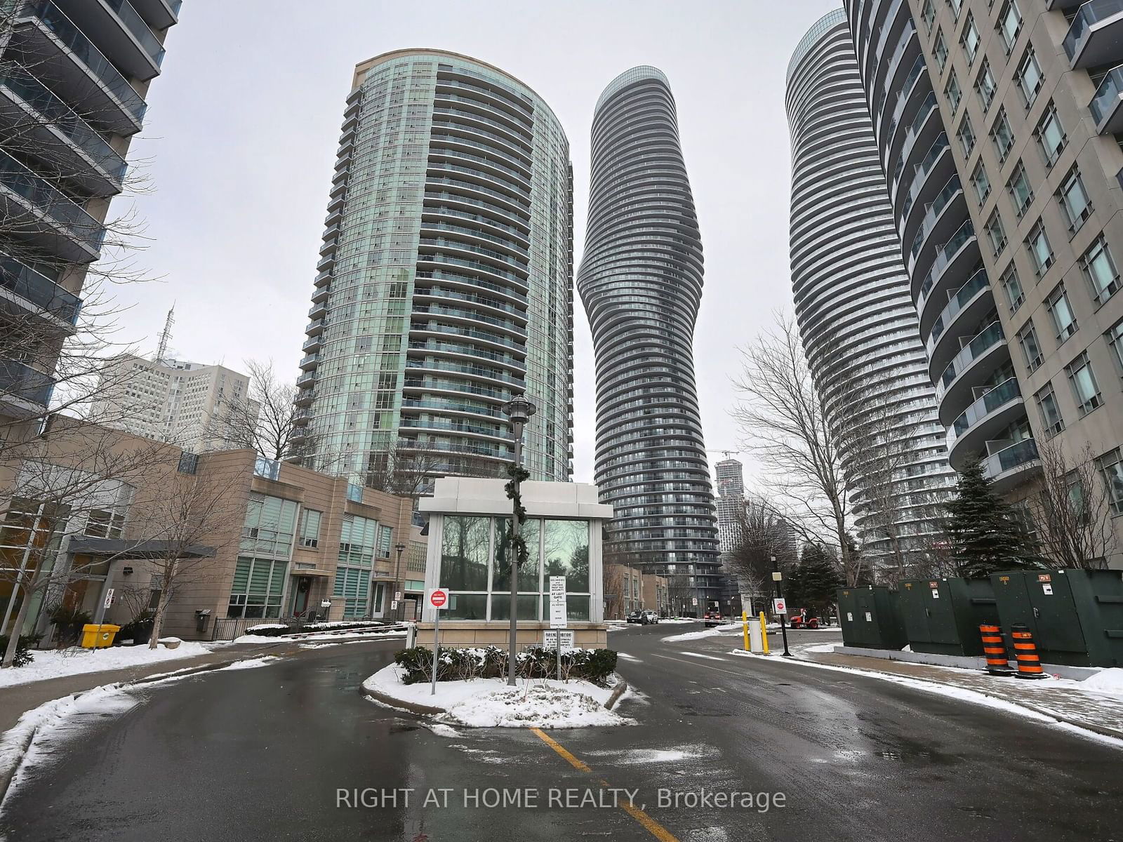 Condo sold at 908-90 Absolute Avenue, Mississauga, City Centre, L4Z 0A3 - MLS: W11922037