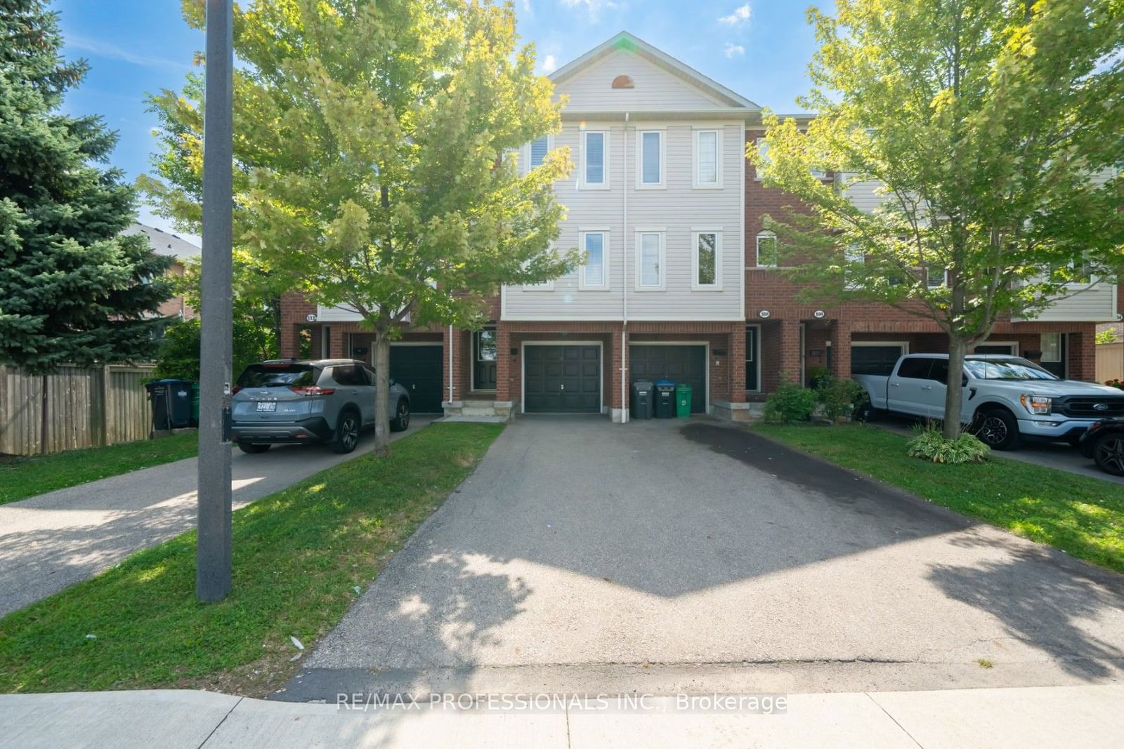 Townhouse for sale at 110-1128 Dundas Street, Mississauga, Erindale, L5C 1E1 - MLS: W11922124