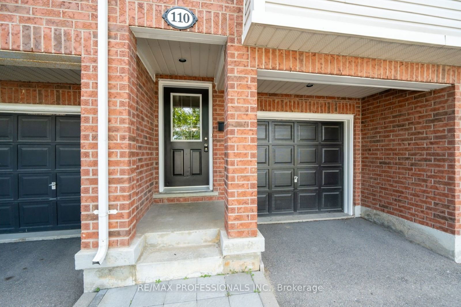 Townhouse for sale at 110-1128 Dundas Street, Mississauga, Erindale, L5C 1E1 - MLS: W11922124