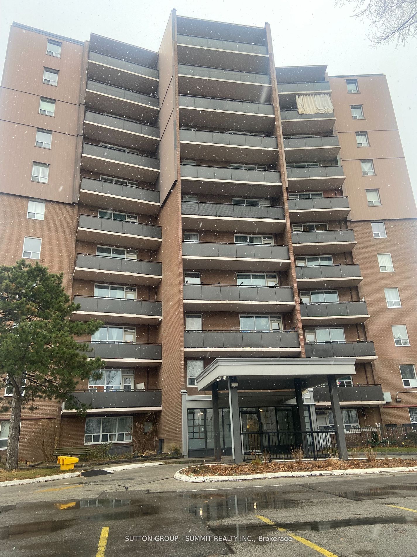 Condo for lease at 801-3065 Queen Frederica Drive, Mississauga, Applewood, L4Y 3A3 - MLS: W11922127