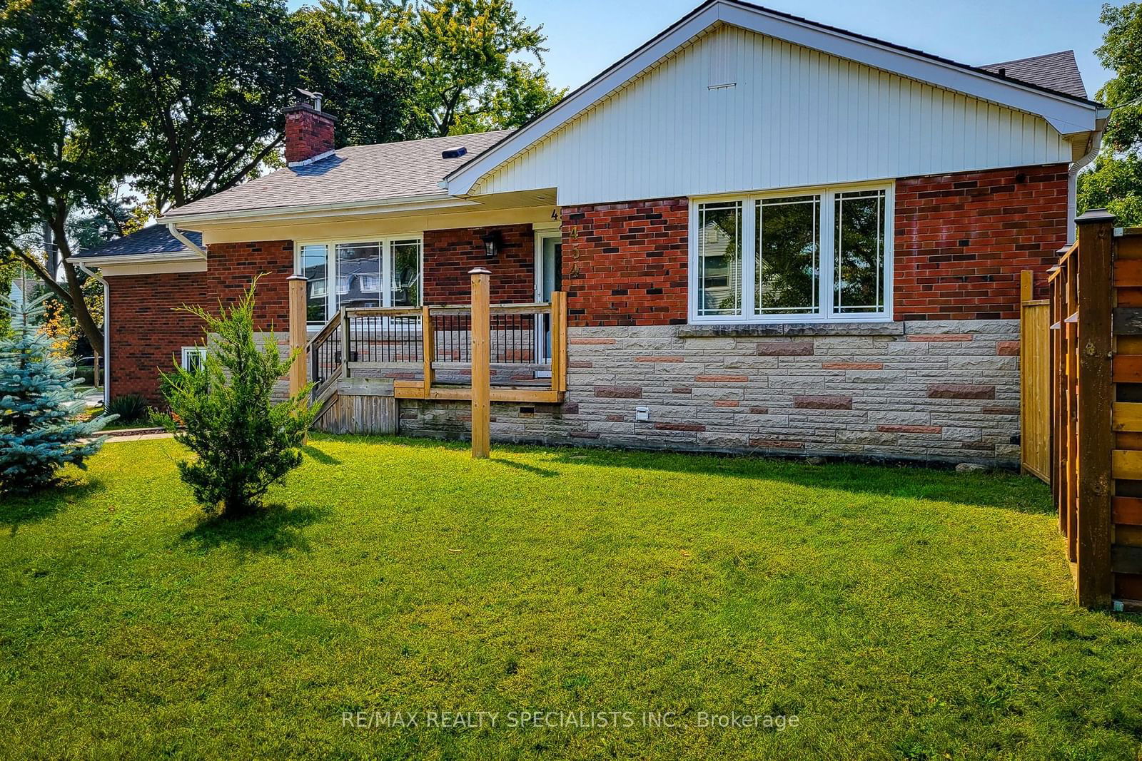 Detached House for lease at 454 Mayzel Road, Burlington, Brant, L7R 3C3 - MLS: W11922253