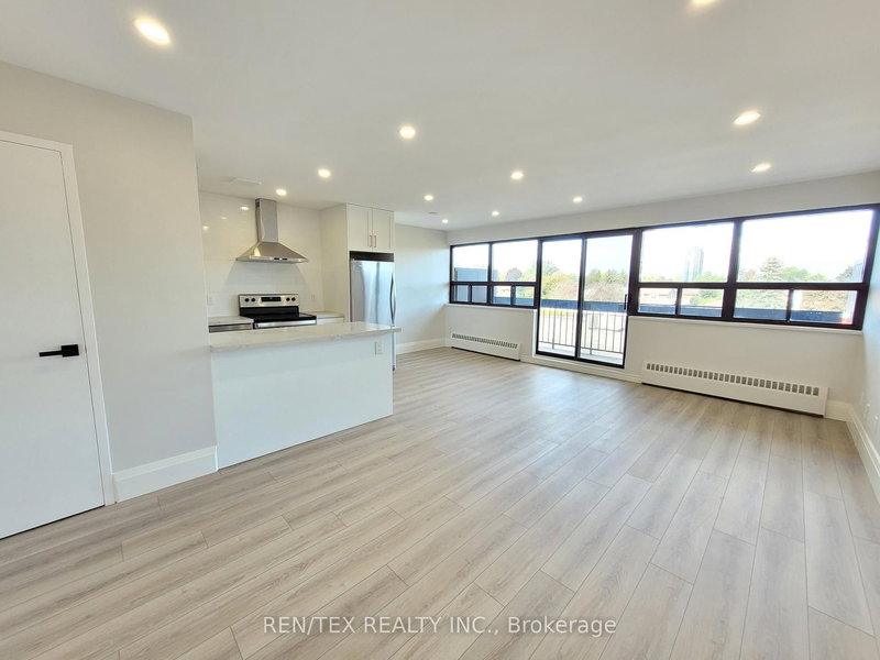 302 - 26 Sterne Ave, Brampton, L6W 2Y5 | Image 2