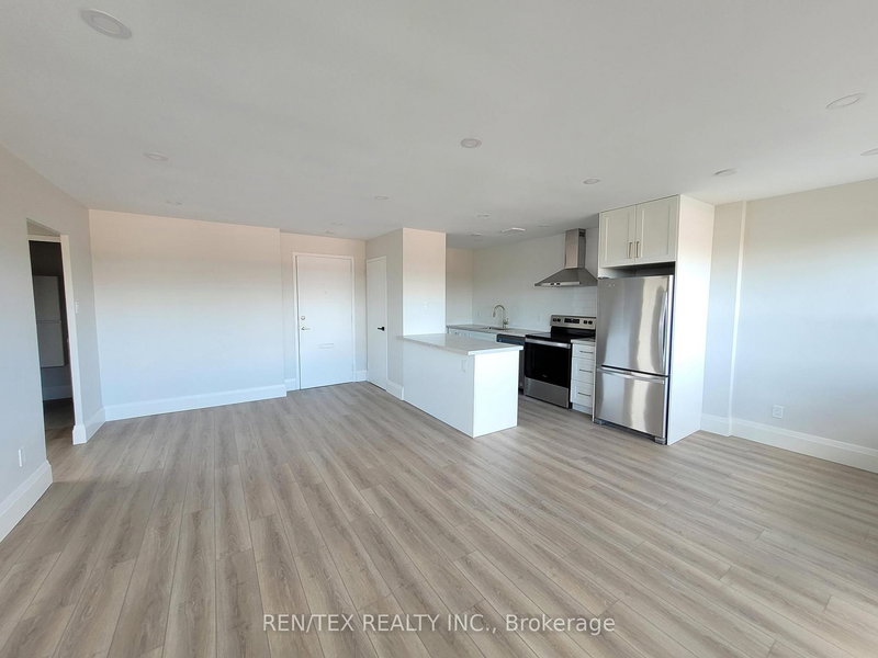 302 - 26 Sterne Ave, Brampton, L6W 2Y5 | Image 3