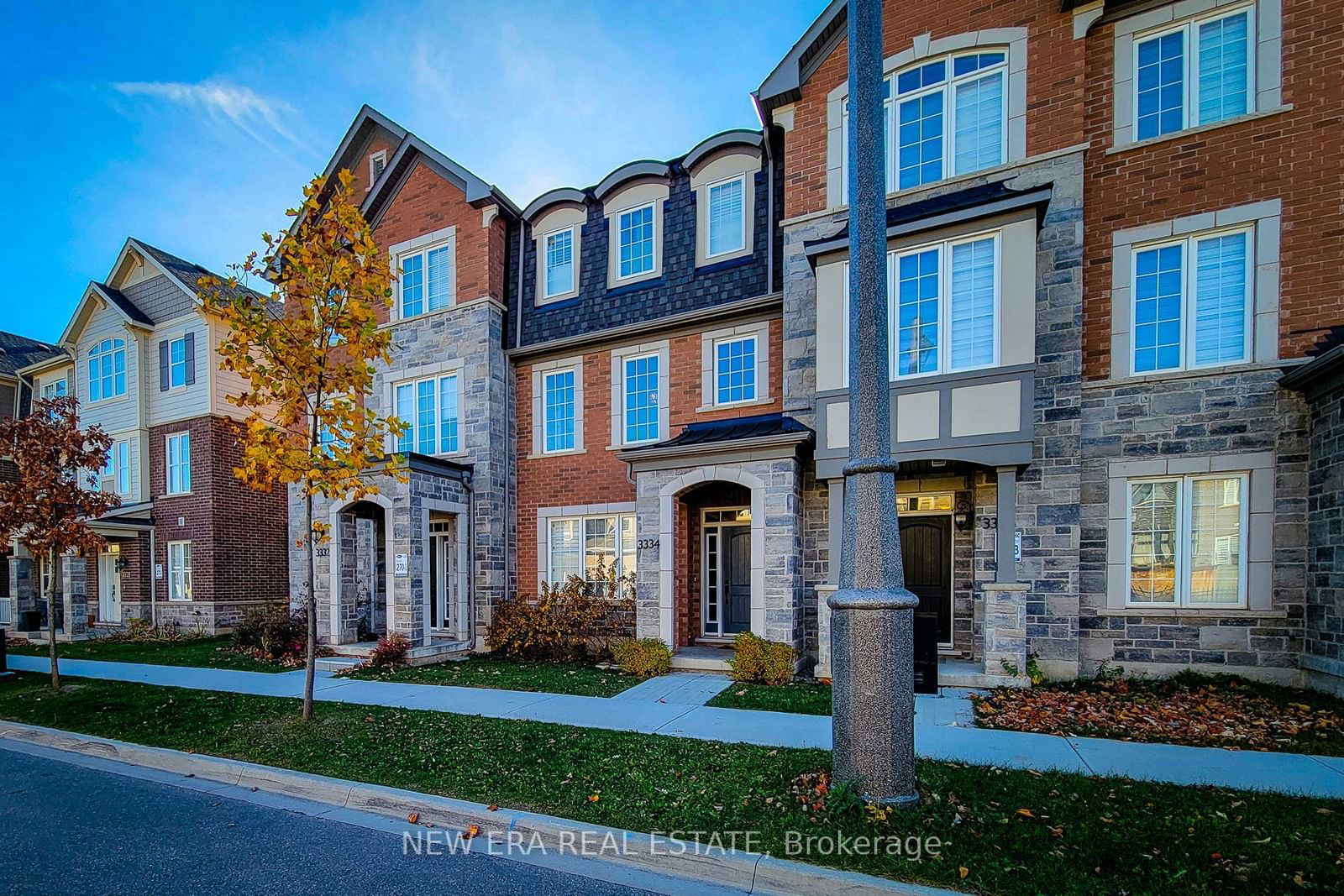 Townhouse for sale at 3334 Erasmum Street, Oakville, Rural Oakville, L6M 1S3 - MLS: W11922316