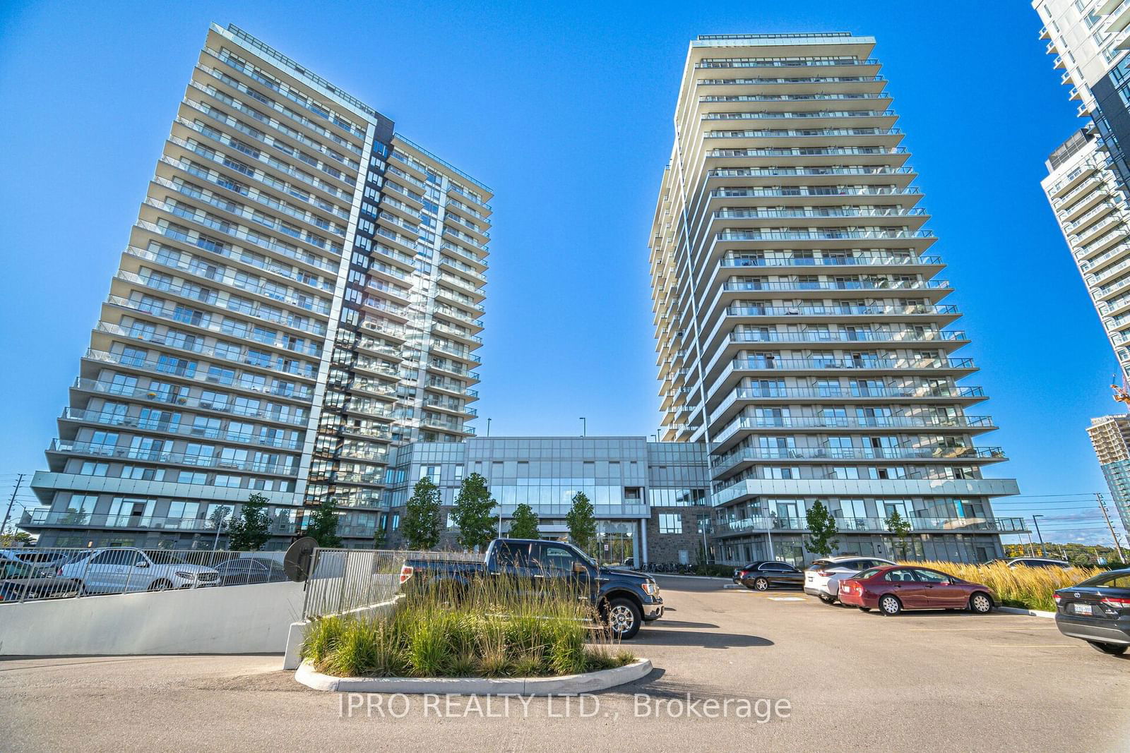 Condo for sale at 2002-4675 Metcalfe Avenue, Mississauga, Central Erin Mills, L5M 0Z8 - MLS: W11922324