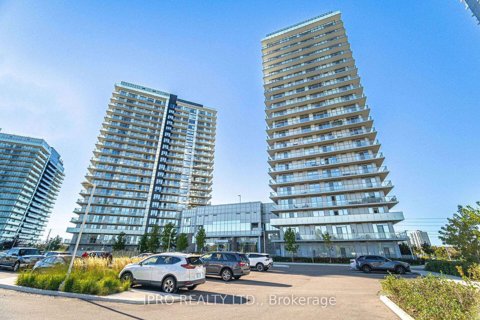 Condo for sale at 2002-4675 Metcalfe Avenue, Mississauga, Central Erin Mills, L5M 0Z8 - MLS: W11922324