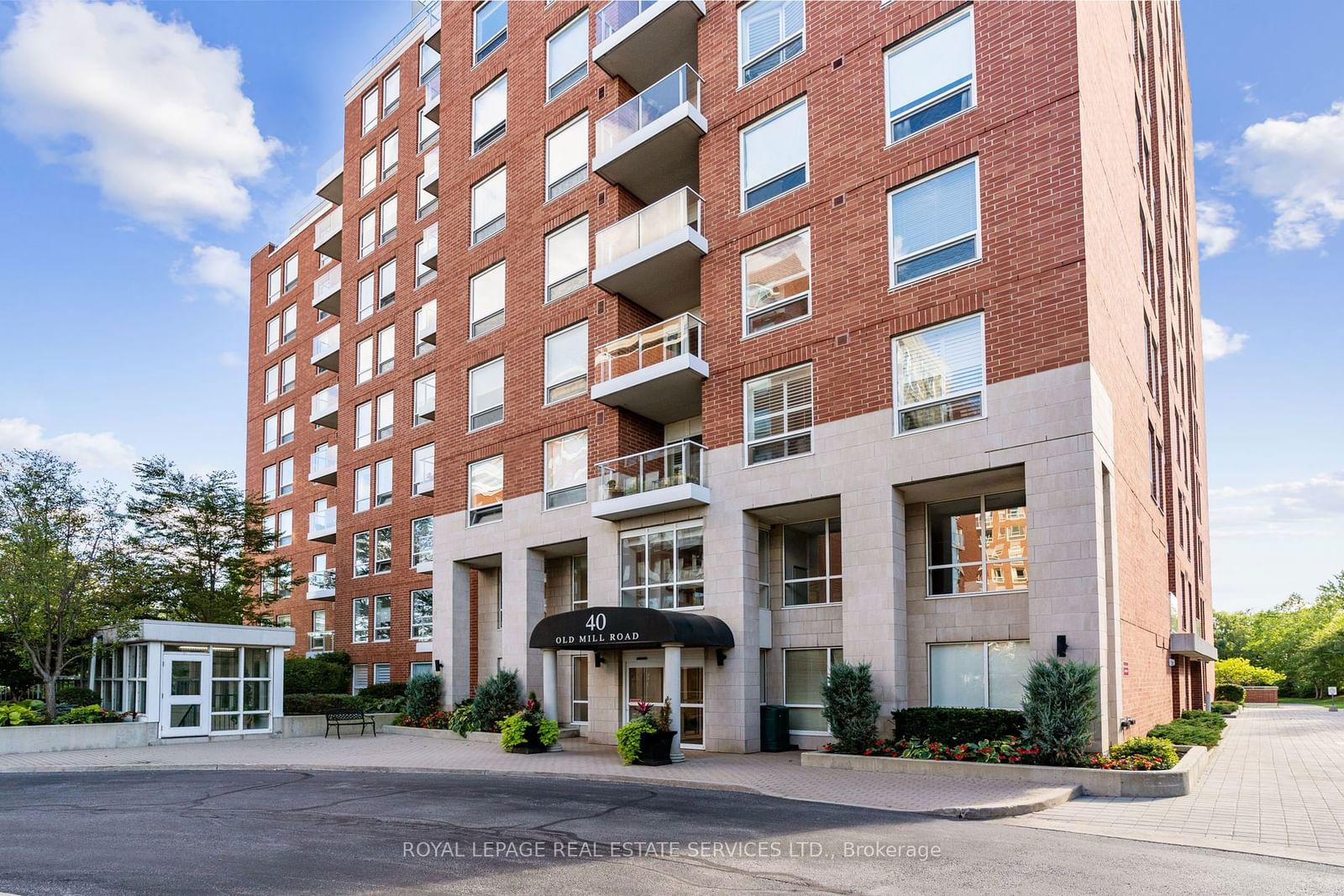 Condo sold at PH2-40 Old Mill Road, Oakville, QE Queen Elizabeth, L6J 7W2 - MLS: W11922357