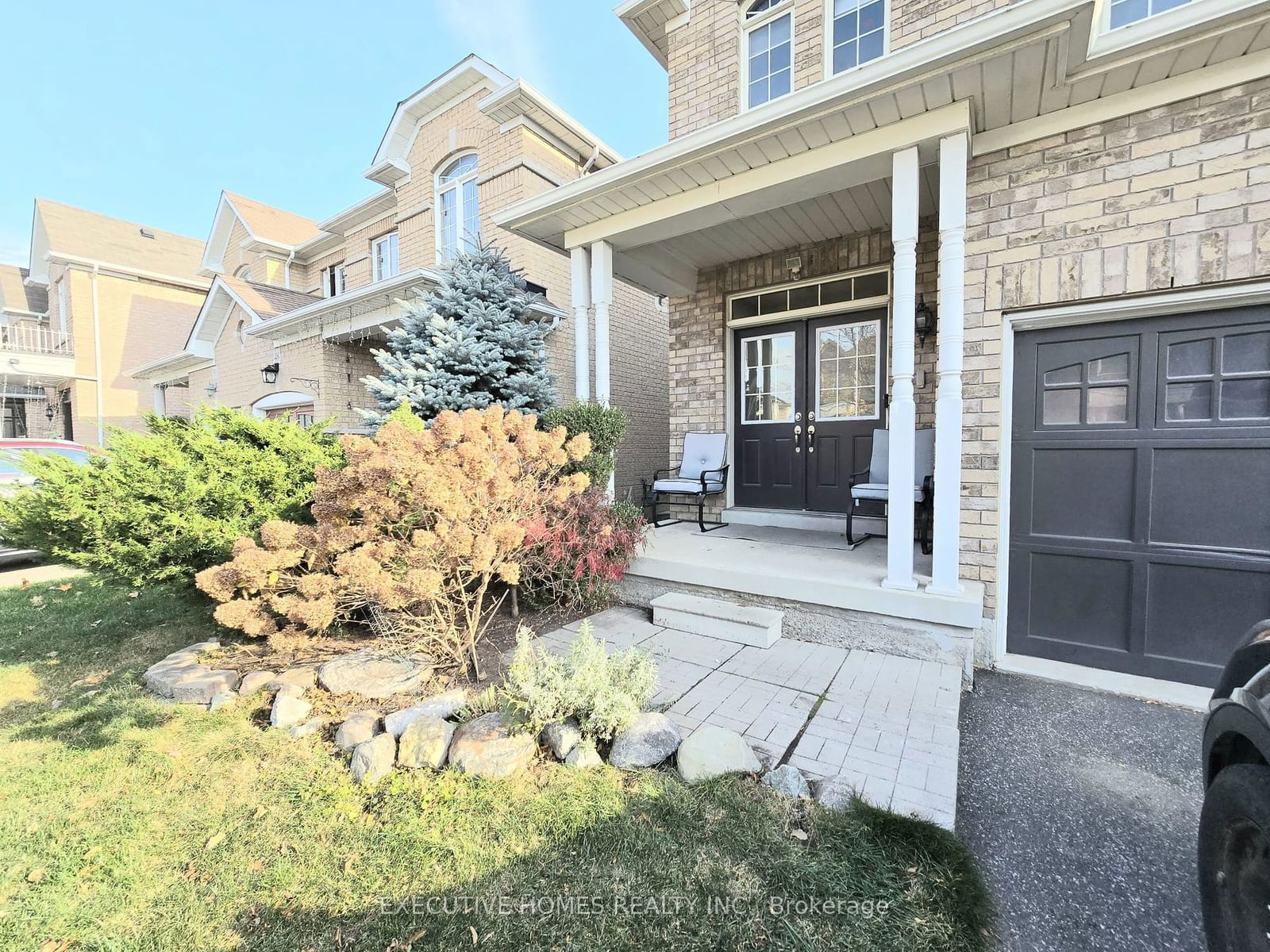 Semi-Detached House leased at 46 Versailles Crescent, Brampton, Bram East, L6P 3J8 - MLS: W11922387