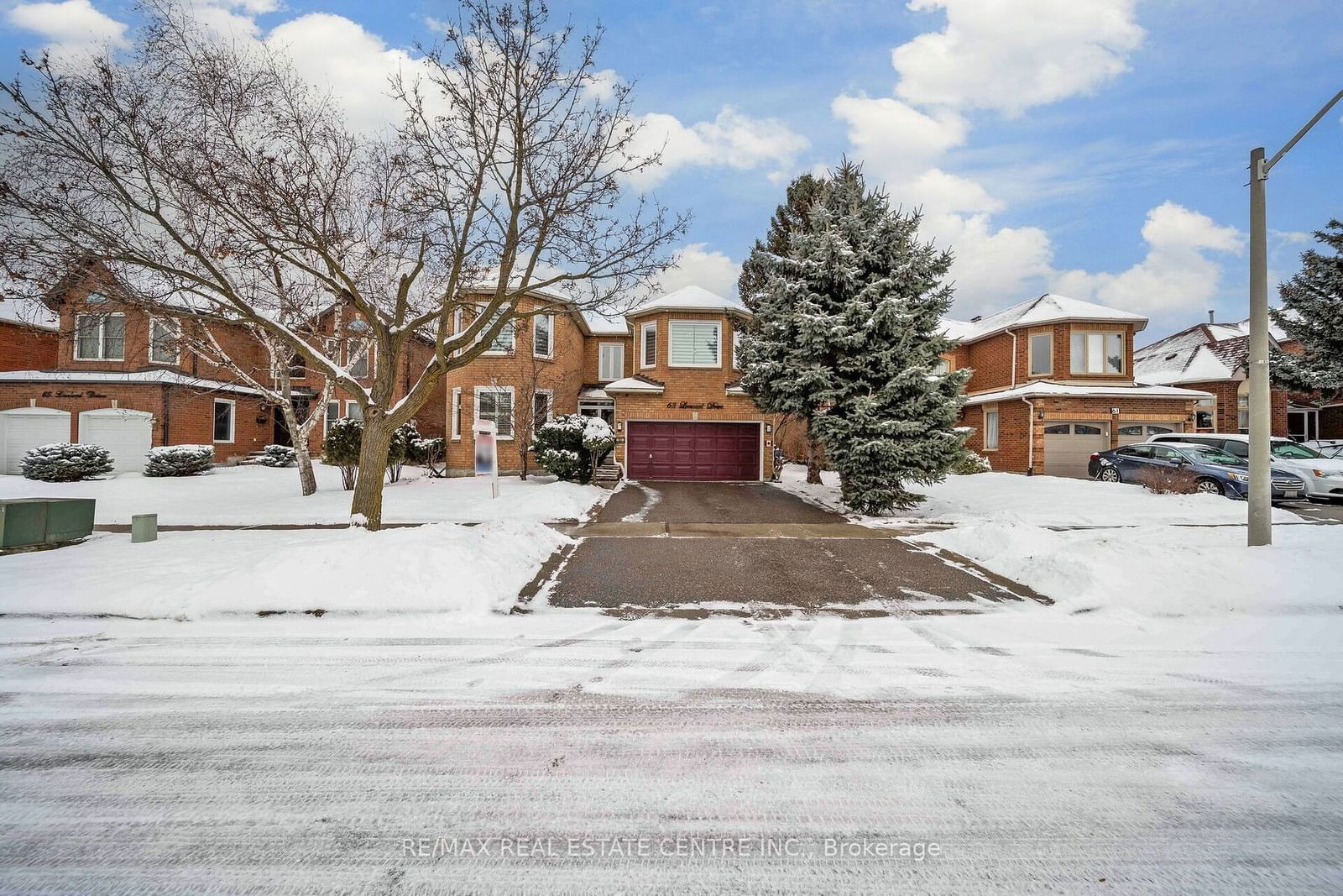 Detached House for sale at 63 Leeward Drive, Brampton, Westgate, L6S 5V9 - MLS: W11922615