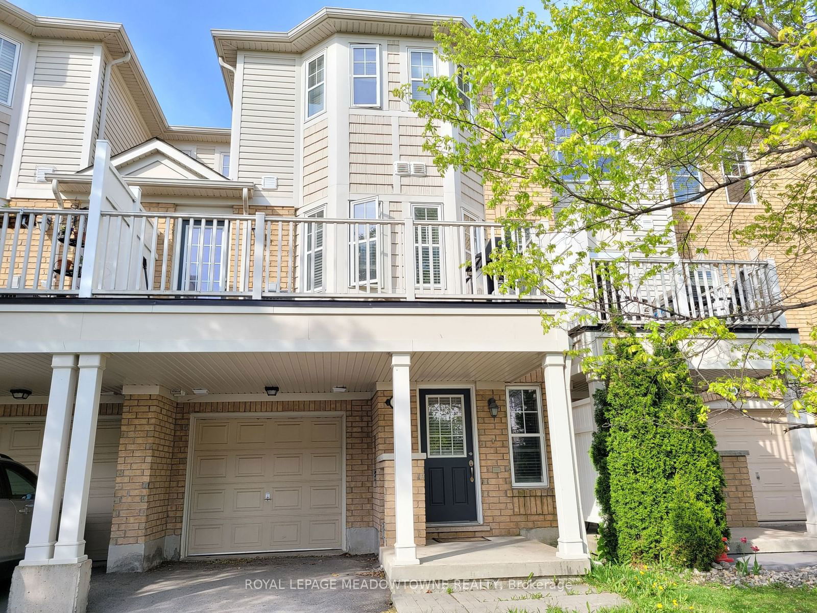 Townhouse for lease at 946 BURGESS Gdns, Milton, 1028 - CO Coates, L9T 0K6 - MLS: W11922741