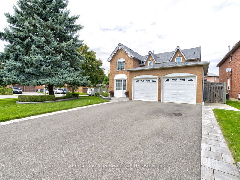 599 Chagall Crt, Mississauga - Hurontario image-0-0