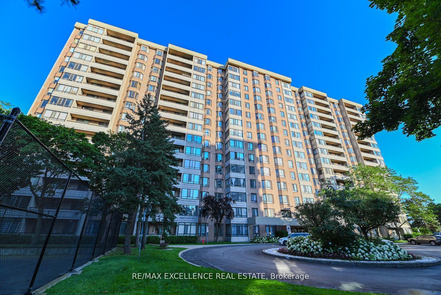 Condo for sale at 1002-5 Lisa Street, Brampton, Queen Street Corridor, L6T 4T4 - MLS: W11922924