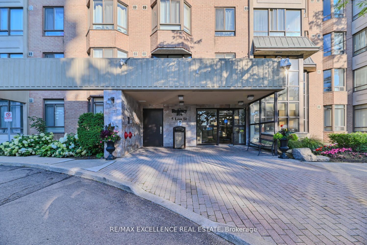 Condo for sale at 1002-5 Lisa Street, Brampton, Queen Street Corridor, L6T 4T4 - MLS: W11922924