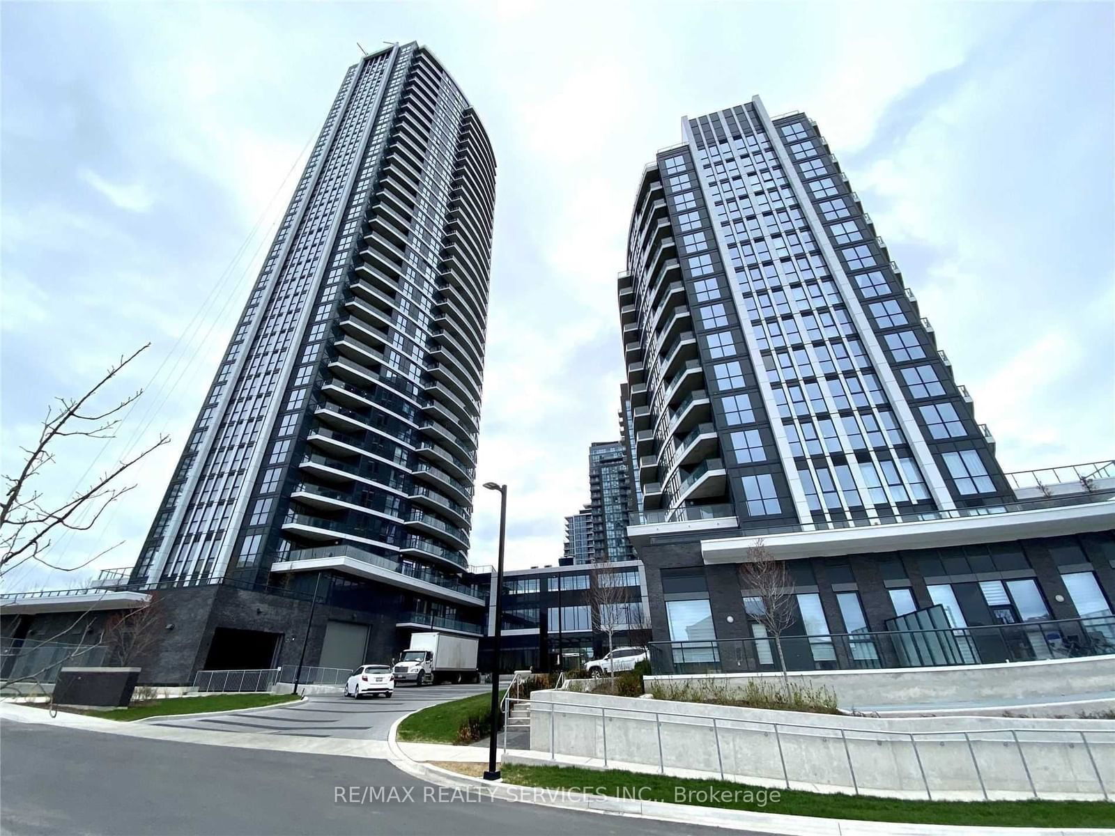 Condo leased at 1313-35 Watergarden Drive, Mississauga, Hurontario, L5R 0G8 - MLS: W11922963