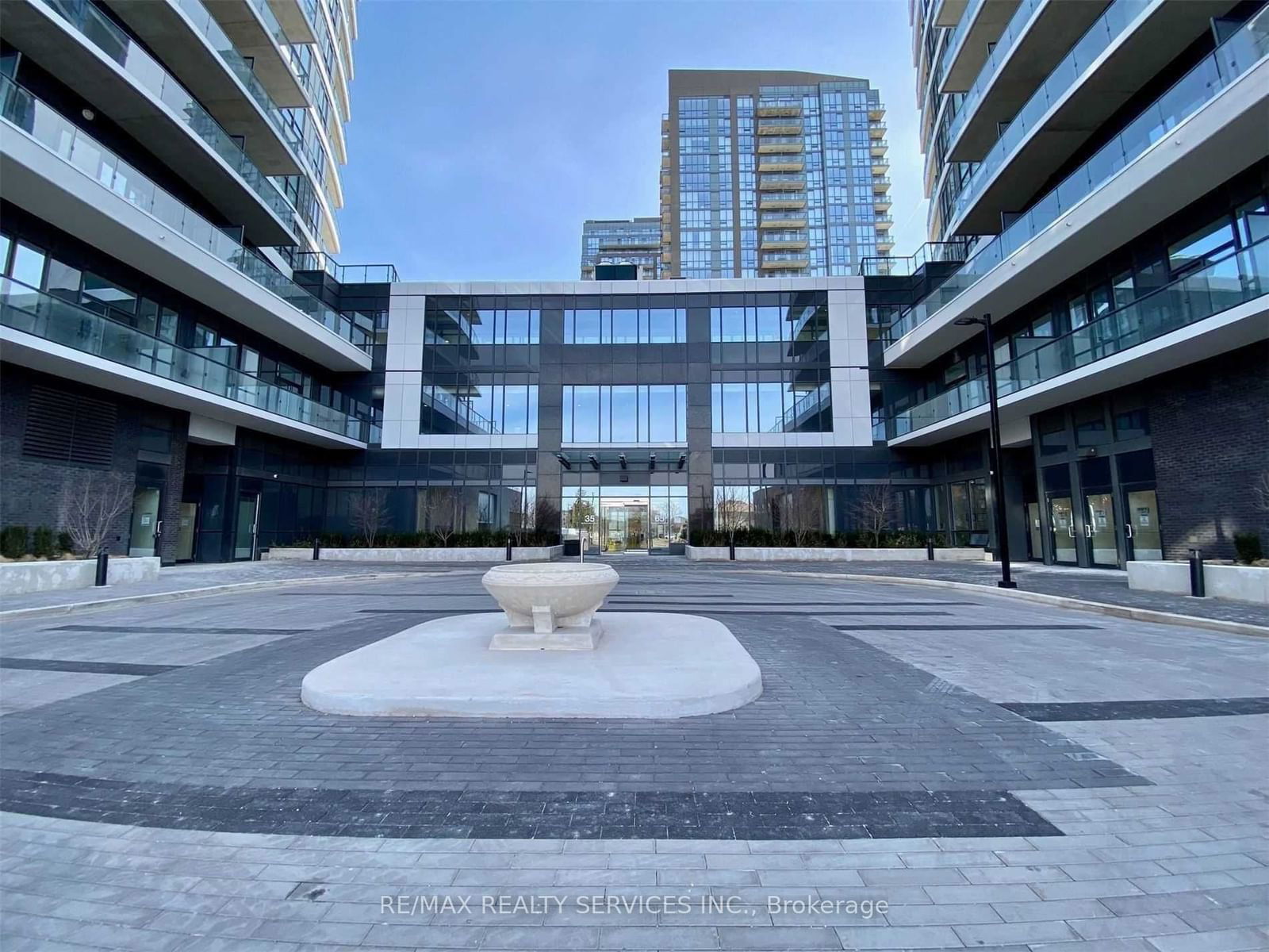 Condo leased at 1313-35 Watergarden Drive, Mississauga, Hurontario, L5R 0G8 - MLS: W11922963