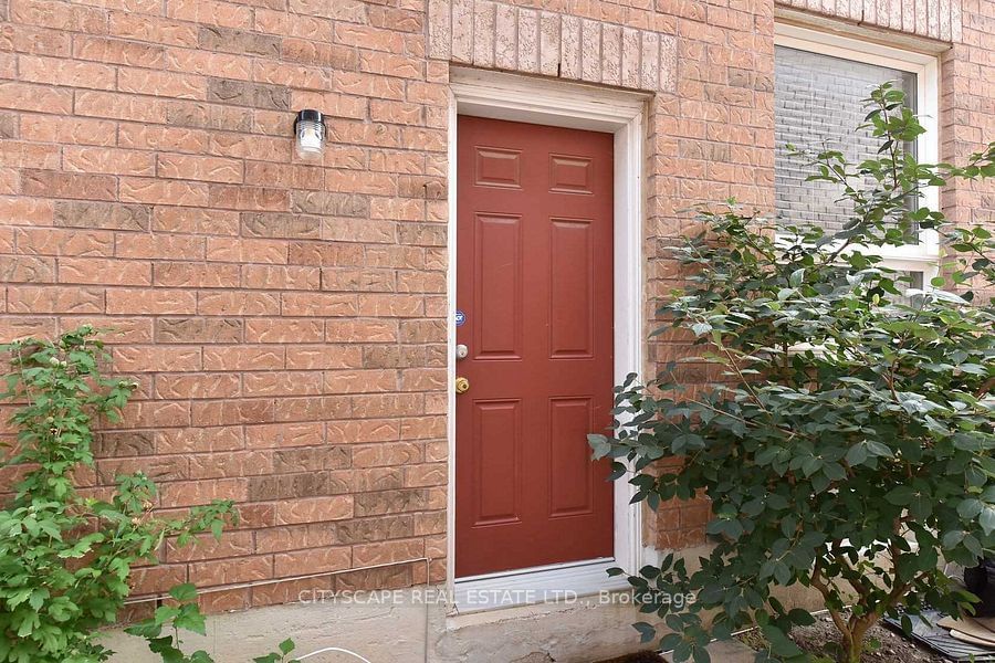 Townhouse for lease at 117 Spicebush Terrace, Brampton, Credit Valley, L6X 0J6 - MLS: W11923040