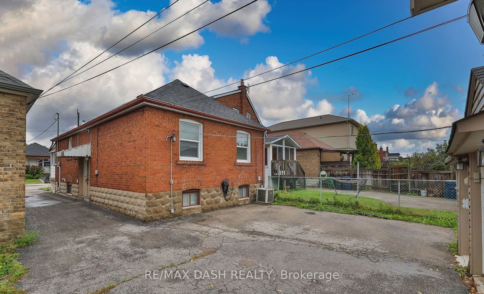 Detached House for lease at Main-105 Belgravia Avenue, Toronto, Briar Hill-Belgravia, M6E 2M4 - MLS: W11923106