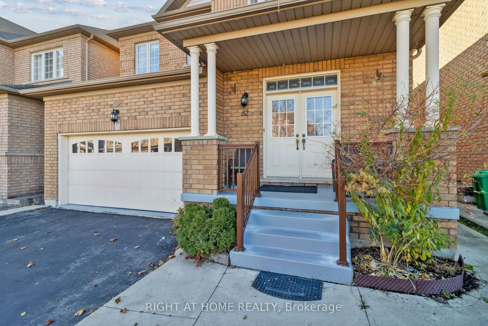 Detached House for sale at 52 Runnymede Crescent, Brampton, Sandringham-Wellington, L6R 0L2 - MLS: W11923243