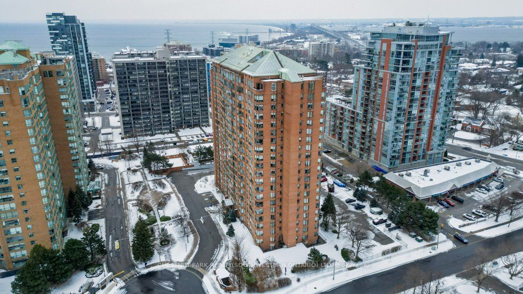 Condo for sale at 1103-1270 Maple Crossing Boulevard, Burlington, Brant, L7S 2J3 - MLS: W11923353