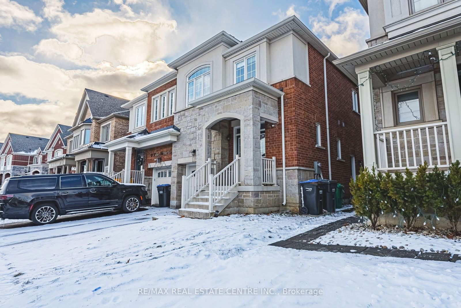 Semi-Detached House for sale at 23 Little Britain Crescent, Brampton, Bram West, L6Y 6A9 - MLS: W11923471