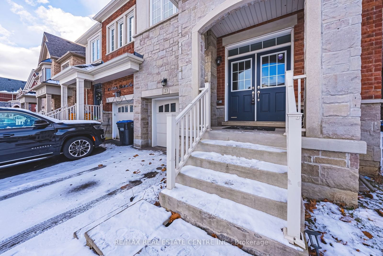 Semi-Detached House for sale at 23 Little Britain Crescent, Brampton, Bram West, L6Y 6A9 - MLS: W11923471