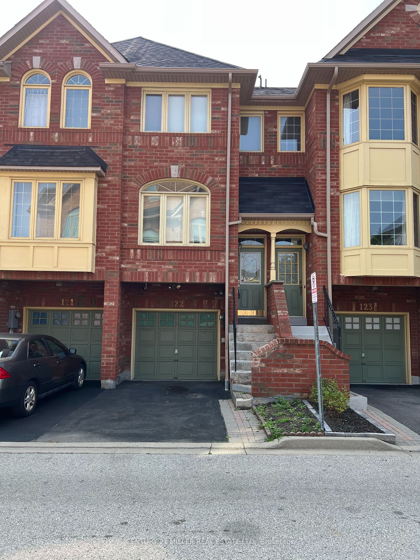 Townhouse for lease at 122-1168 Arena Road, Mississauga, Applewood, L4Y 4K7 - MLS: W11923503