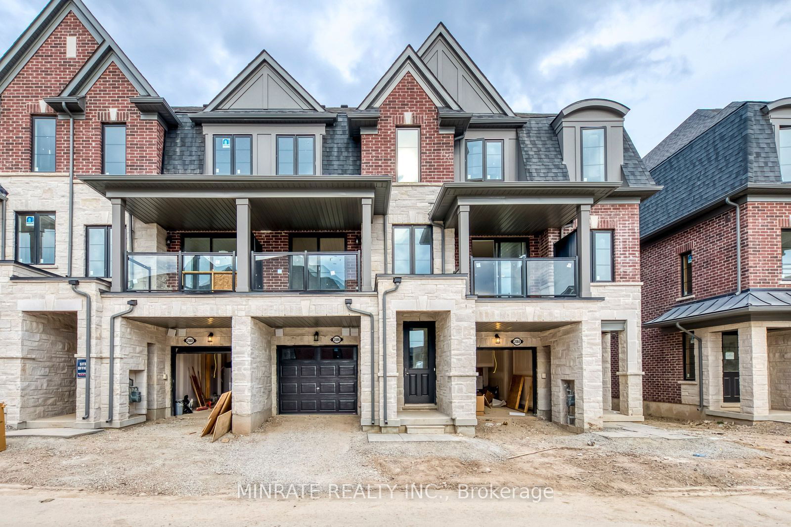 Townhouse for sale at 2086 Fairmont Common, Burlington, Tyandaga, L7P 0V8 - MLS: W11923624