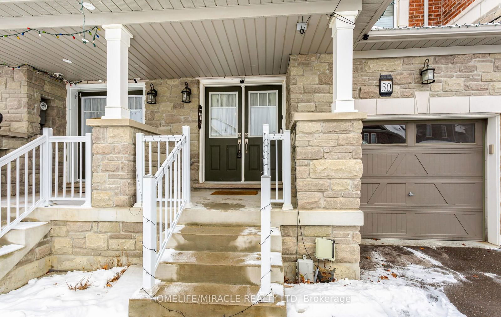 Townhouse for sale at 30 Golden Springs Drive, Brampton, Northwest Brampton, L7A 4N4 - MLS: W11923799