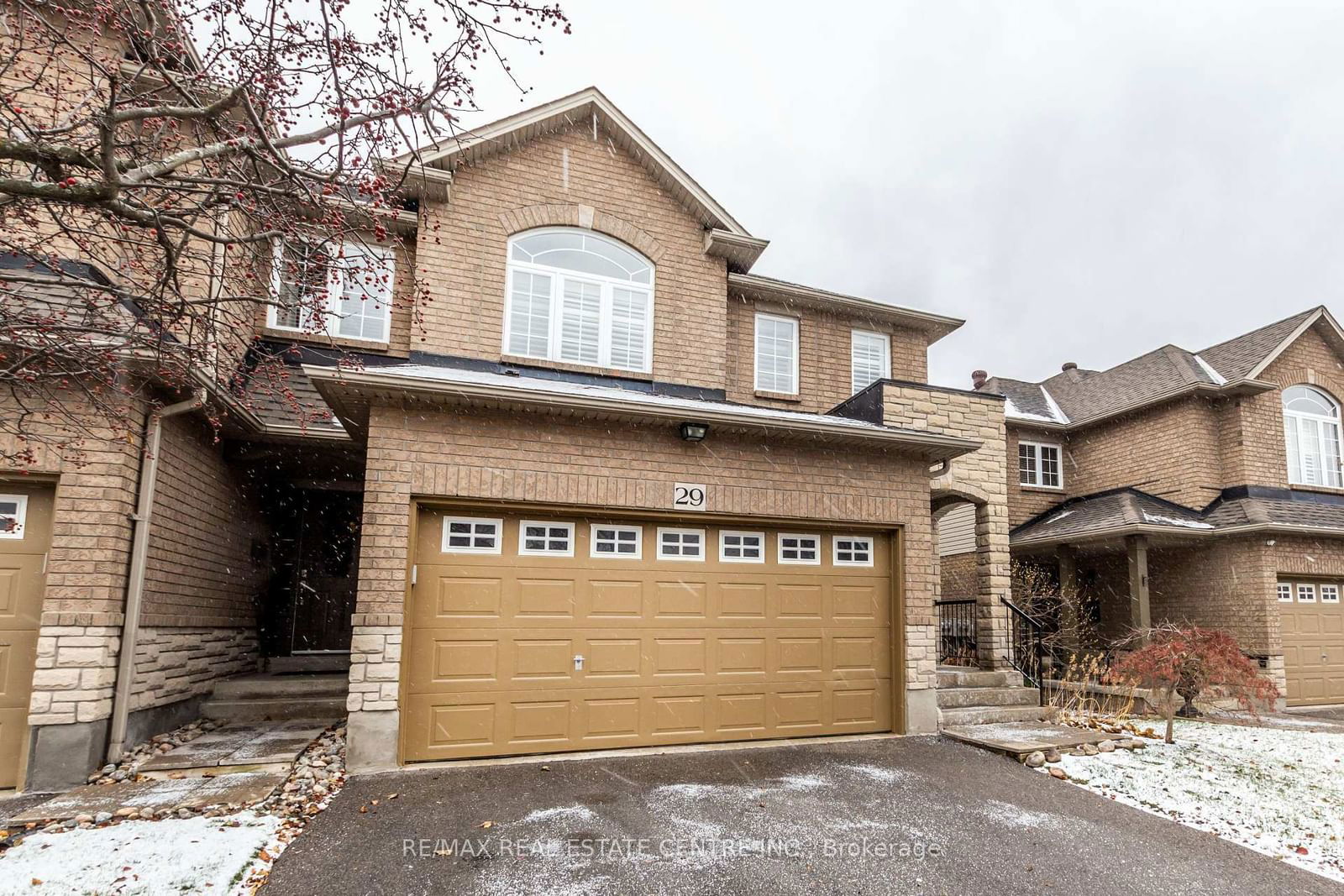 Townhouse for lease at 29-130 Robert Street, Milton, 1035 - OM Old Milton, L9T 6E3 - MLS: W11923842