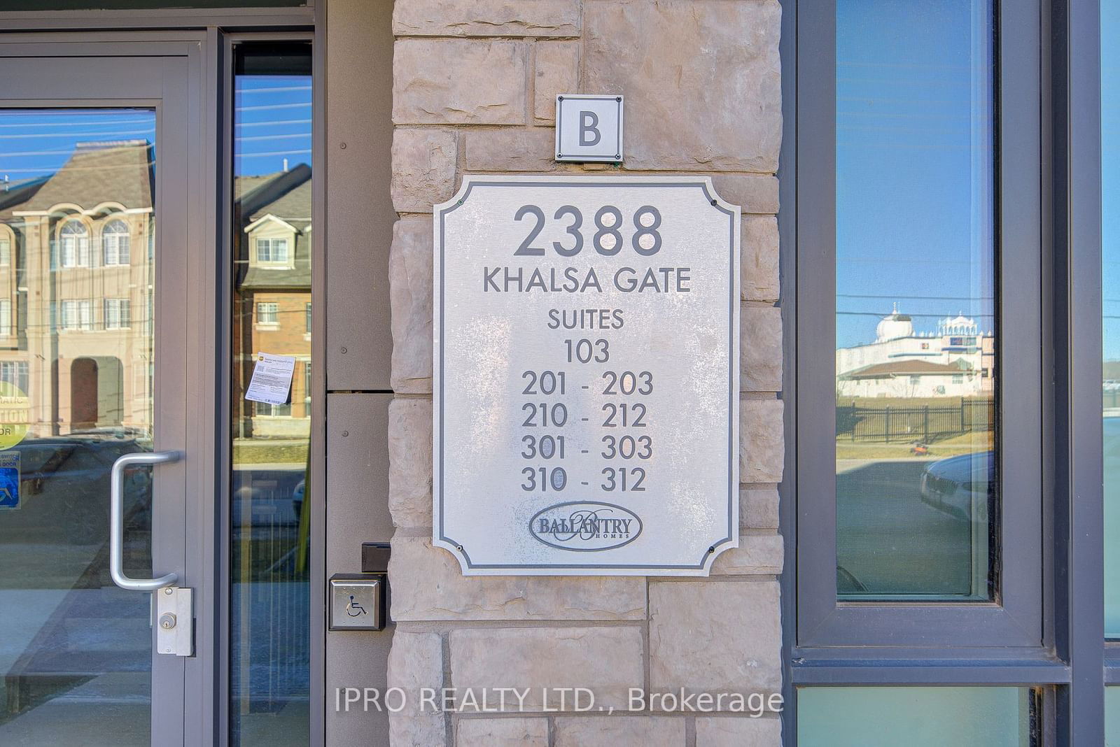 Townhouse for sale at 303-2388 Khalsa Gate, Oakville, Palermo West, L6M 4J2 - MLS: W11923891