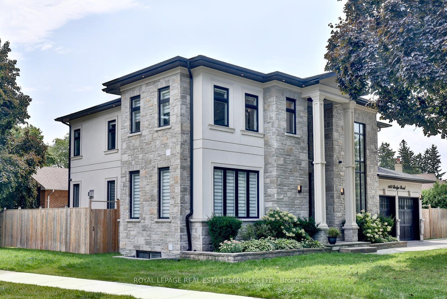 Detached House for sale at 1164 Bridge Road, Oakville, Bronte East, L6L 2C1 - MLS: W11924104