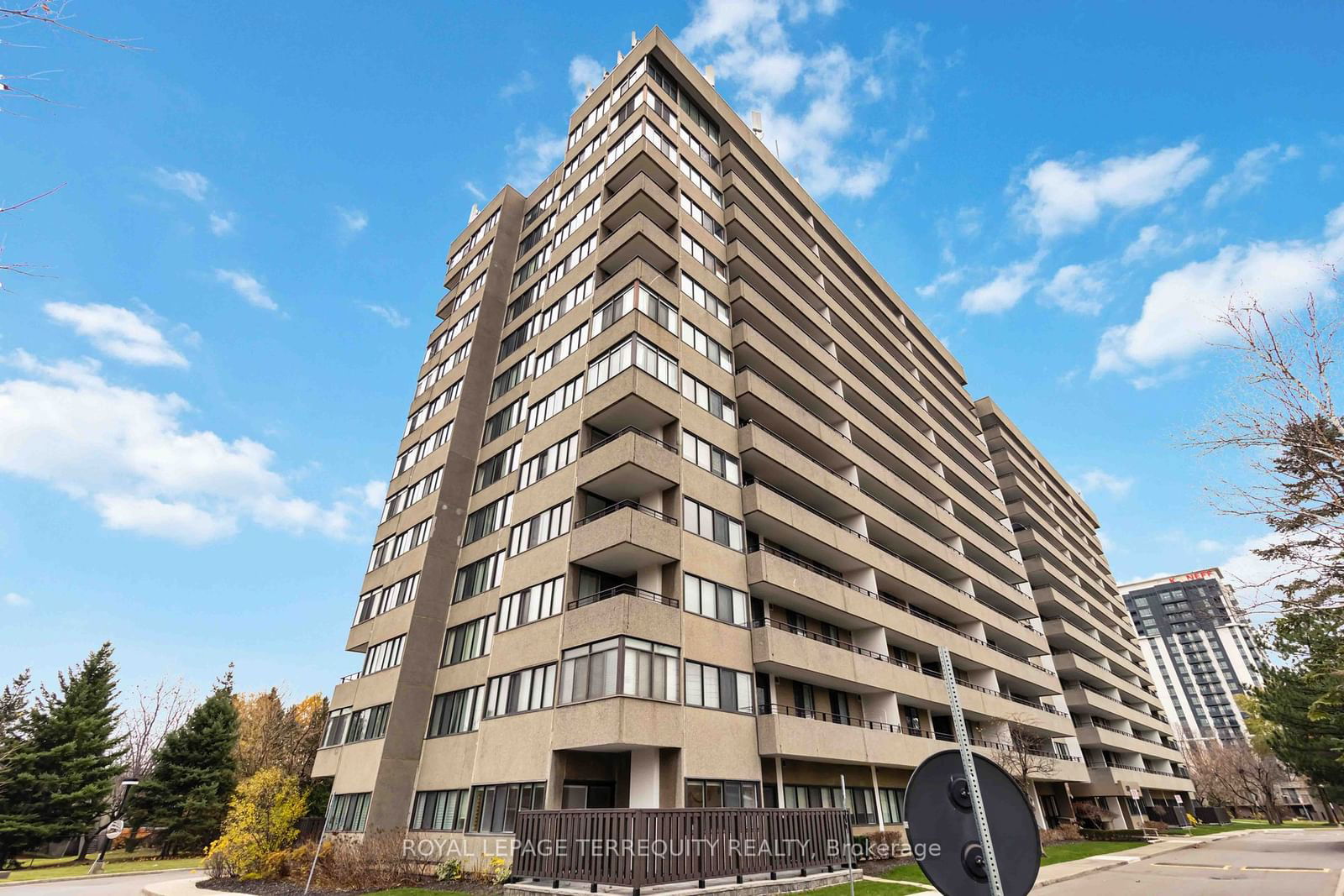 Condo for sale at 909-1300 Mississauga Valley Boulevard, Mississauga, Mississauga Valleys, L5A 3S8 - MLS: W11924226