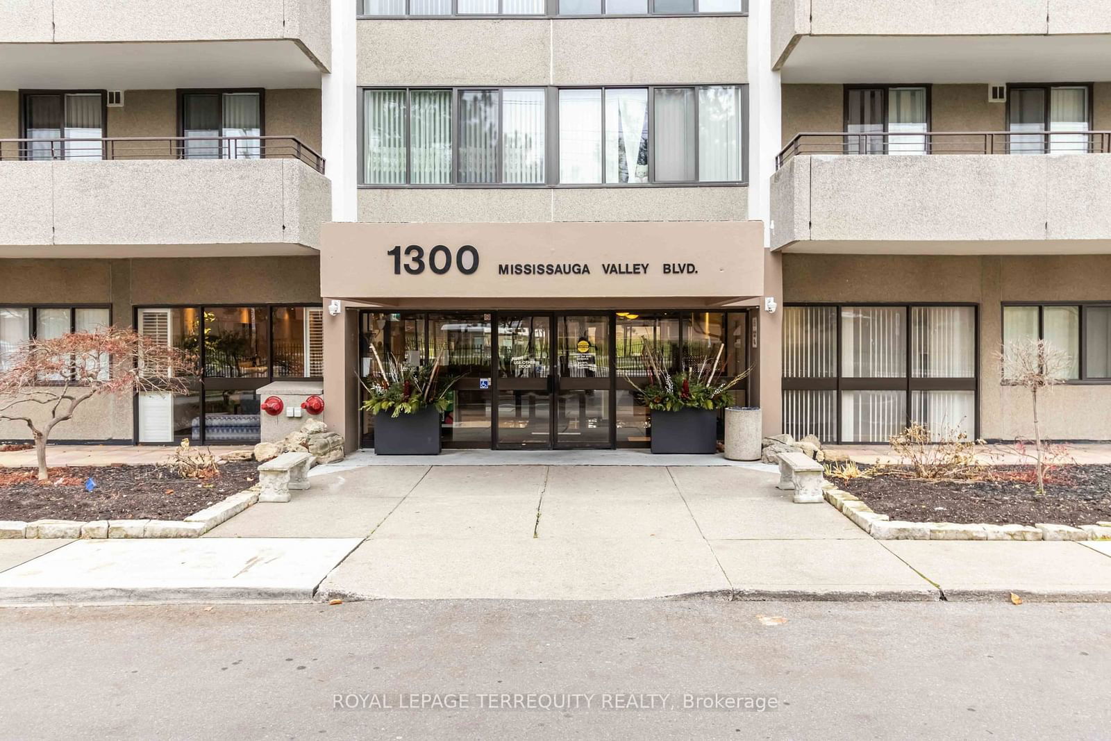 Condo for sale at 909-1300 Mississauga Valley Boulevard, Mississauga, Mississauga Valleys, L5A 3S8 - MLS: W11924226