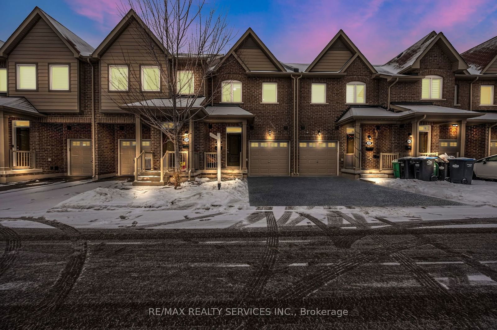 Townhouse for sale at 26-50 Edinburgh Drive, Brampton, Bram West, L6Y 1N9 - MLS: W11924535