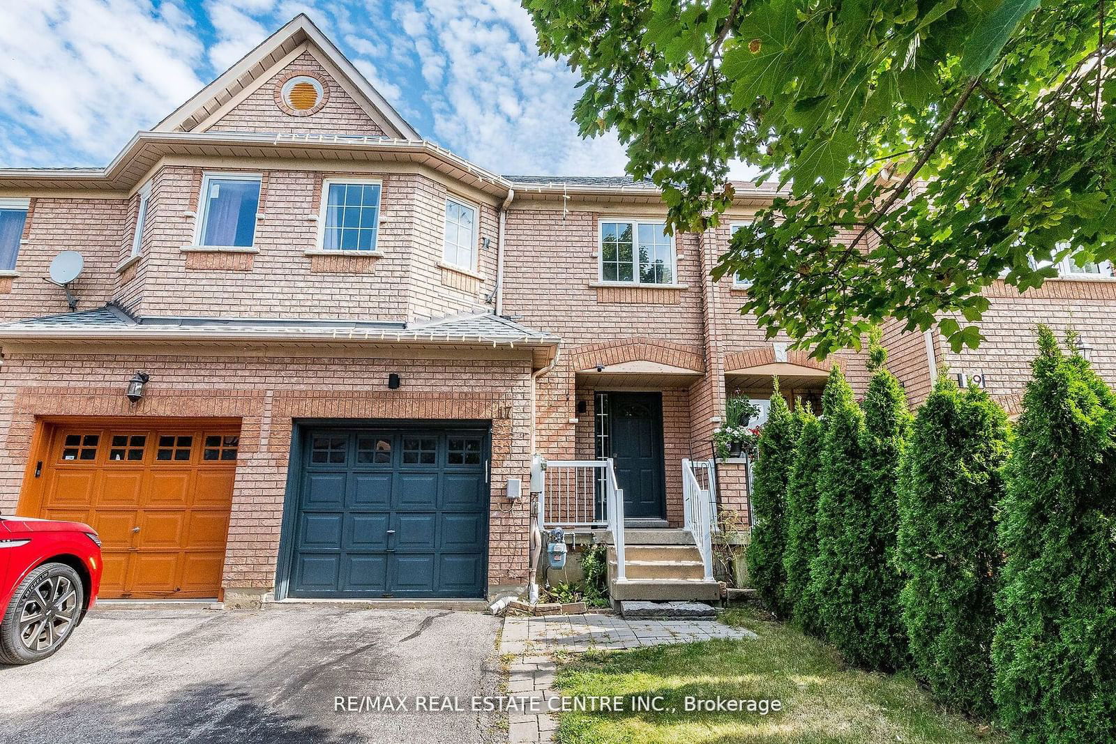 Townhouse for sale at 17 Coppermill Drive, Brampton, Northwest Sandalwood Parkway, L7A 1N4 - MLS: W11924537