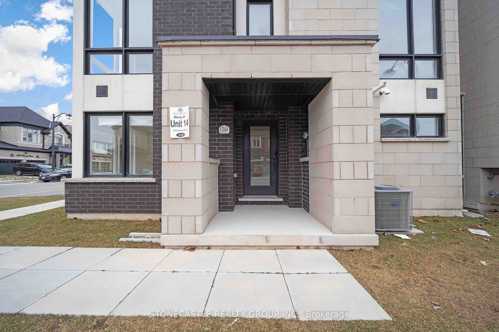 Townhouse for sale at 1349 Clarriage Court, Milton, Ford, L9E 1J4 - MLS: W11924689