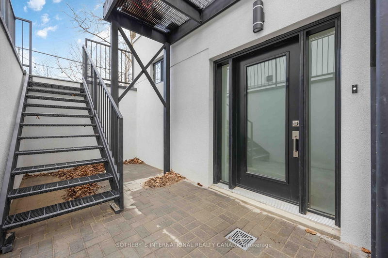 home for lease on 2(Back)-107 Hadrian Drive