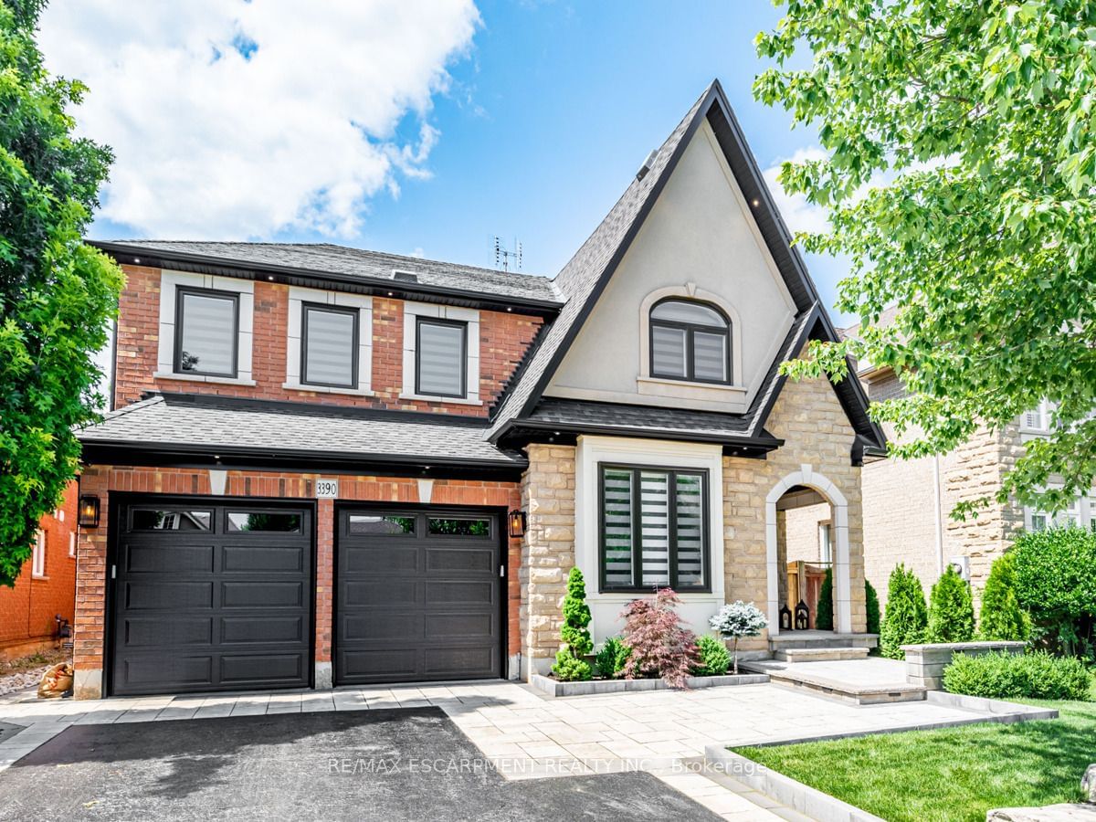 Detached House for sale at 3390 Fox Run Circle, Oakville, Bronte West, L6L 6W4 - MLS: W11924796