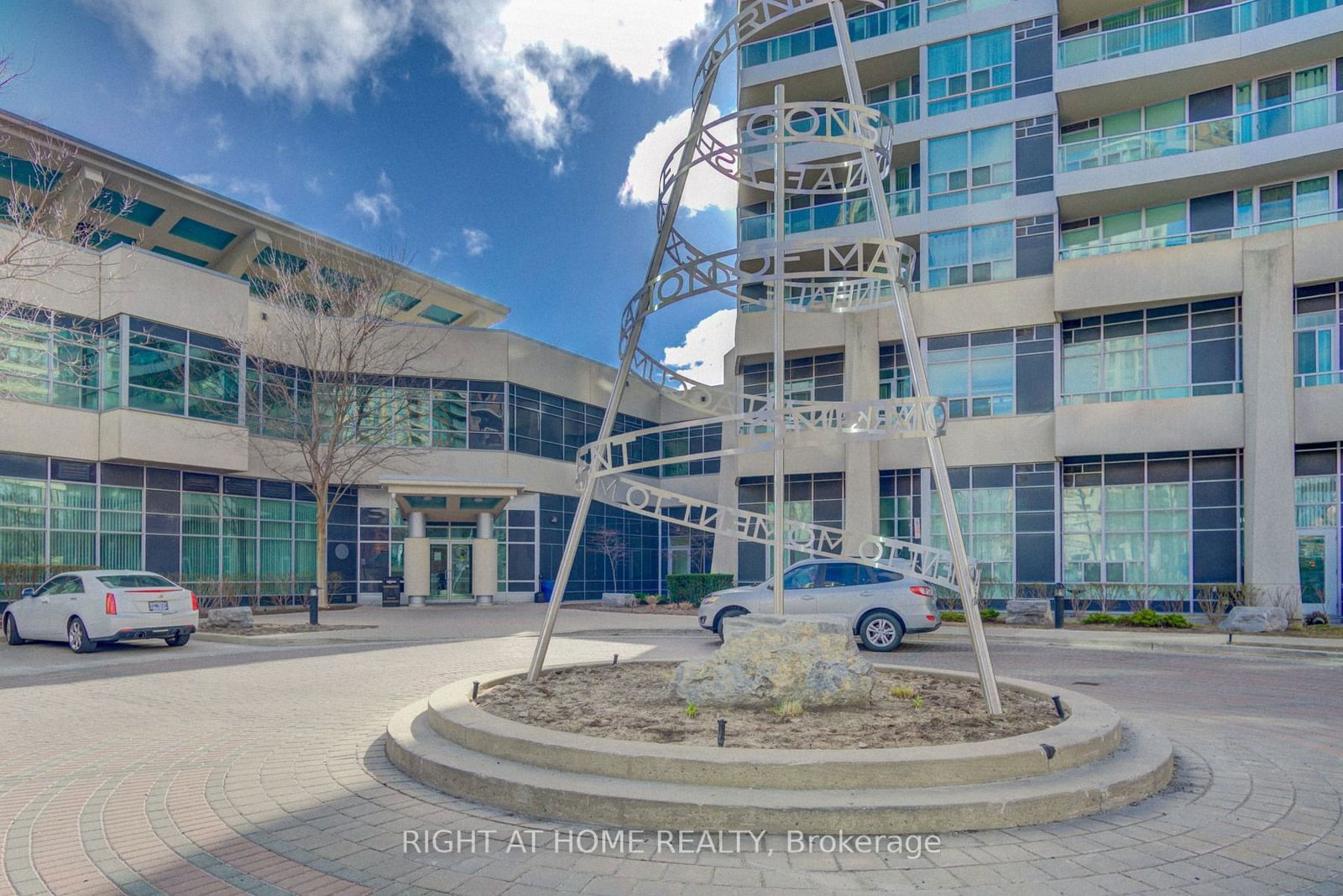 Condo for lease at 2105-33 Elm Drive, Mississauga, City Centre, L5B 4M2 - MLS: W11924799