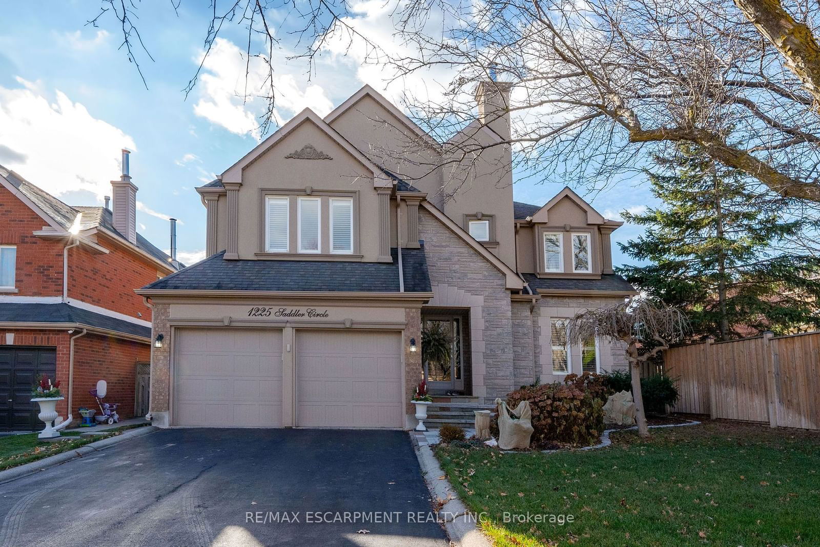 Detached House for sale at 1225 Saddler Circle, Oakville, 1007 - GA Glen Abbey, L6M 2X5 - MLS: W11924811