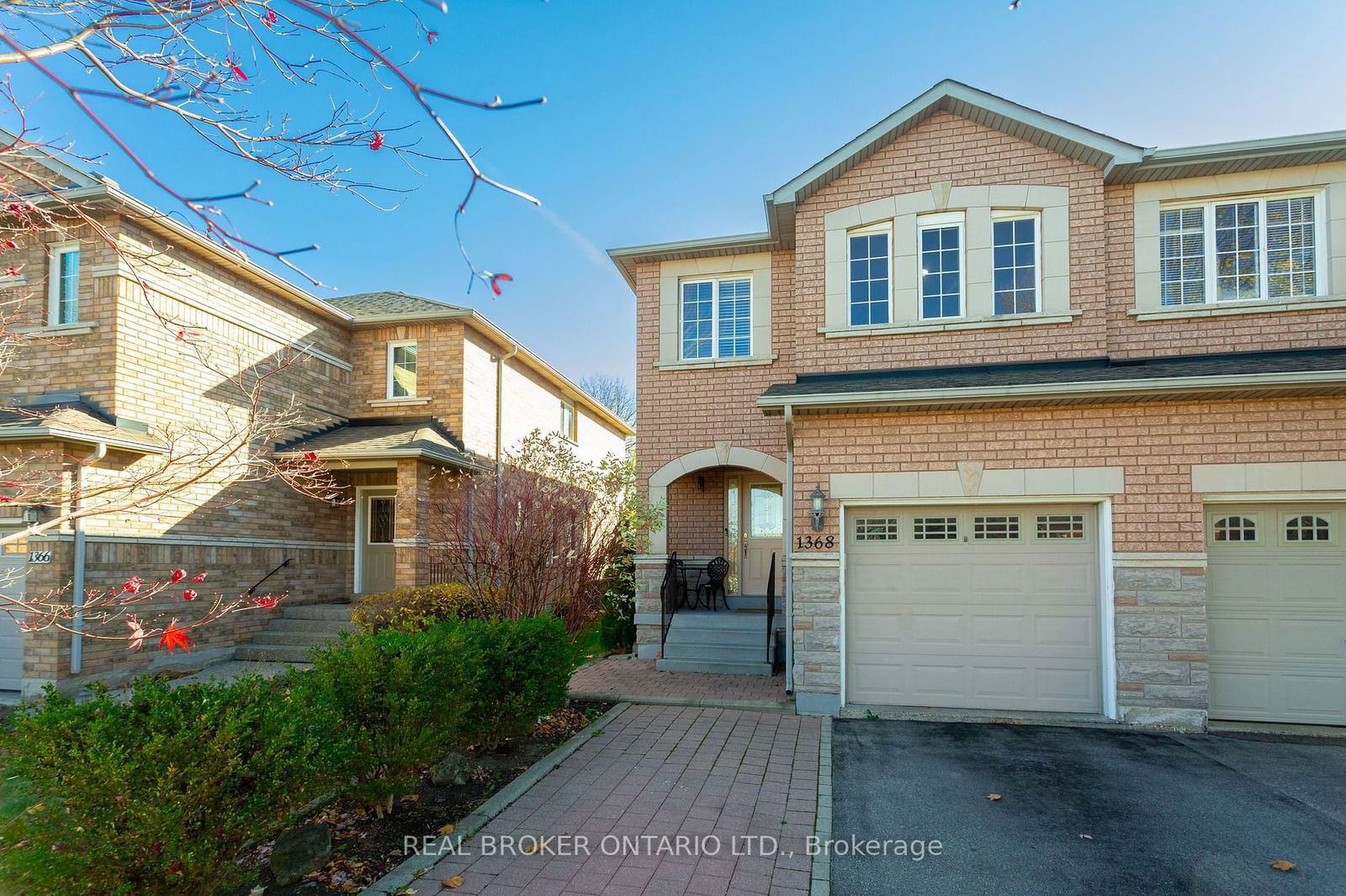 Semi-Detached House sold at 1368 Brookstar Drive, Oakville, West Oak Trails, L6M 3W2 - MLS: W11924836