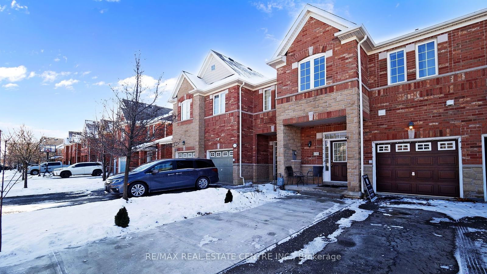 Townhouse sold at 5148 Angel Stone Drive, Mississauga, Churchill Meadows, L5M 0L4 - MLS: W11925045