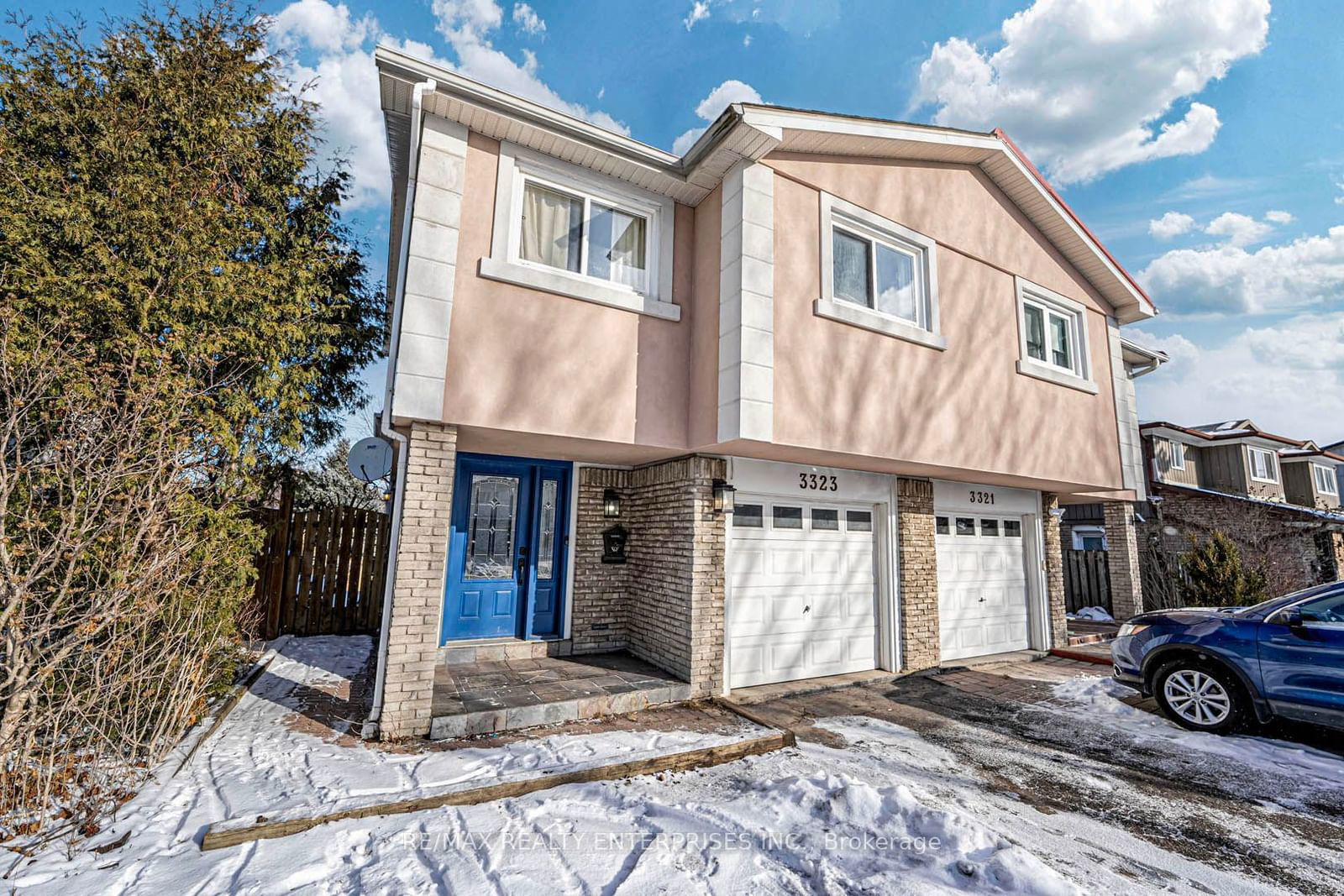 Semi-Detached House sold at 3323 Martins Pine Crescent, Mississauga, Erin Mills, L5L 1G3 - MLS: W11925083