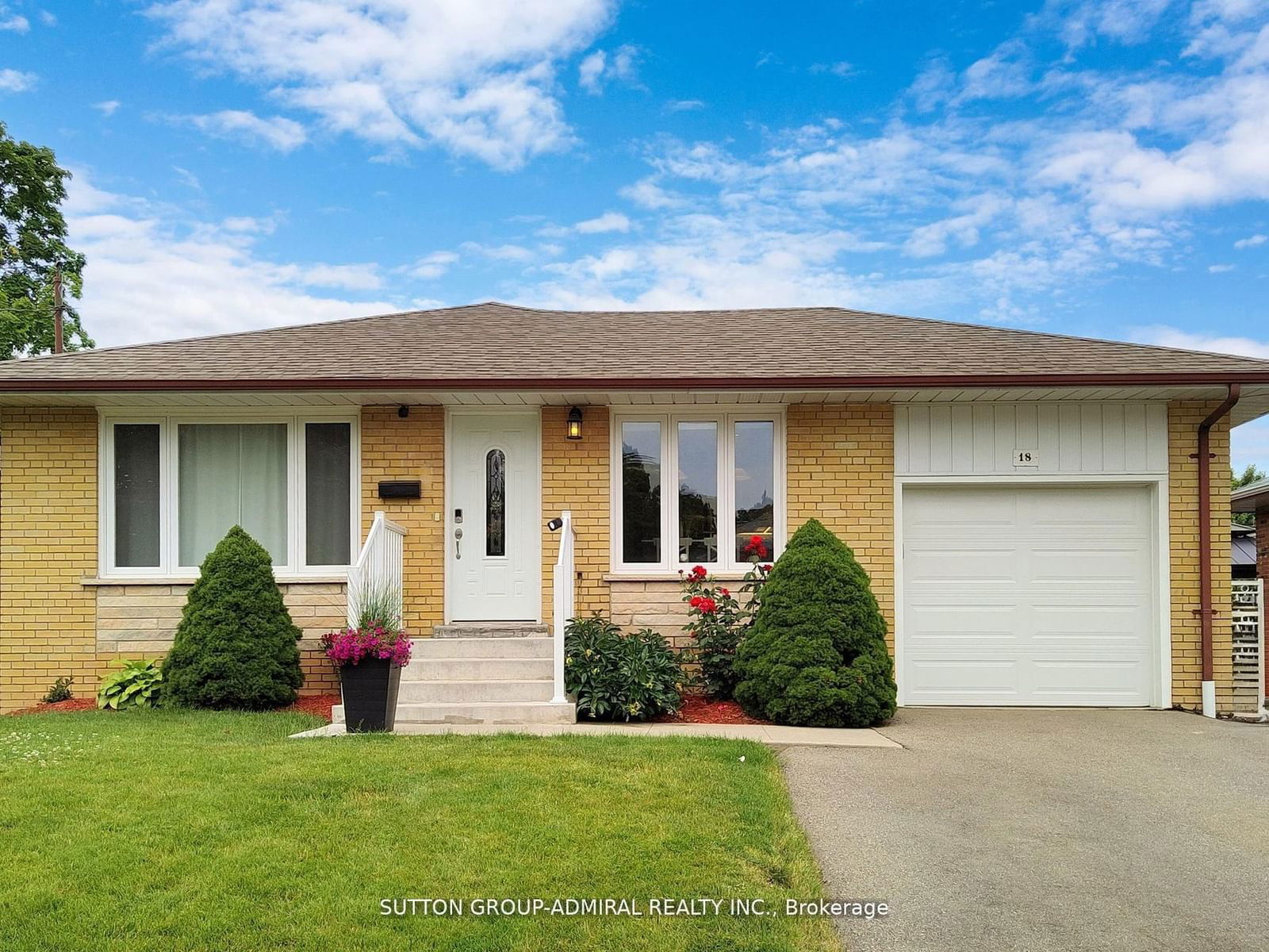 Detached House for sale at 18 Ludstone Drive, Toronto, Willowridge-Martingrove-Richview, M9R 2H9 - MLS: W11925093