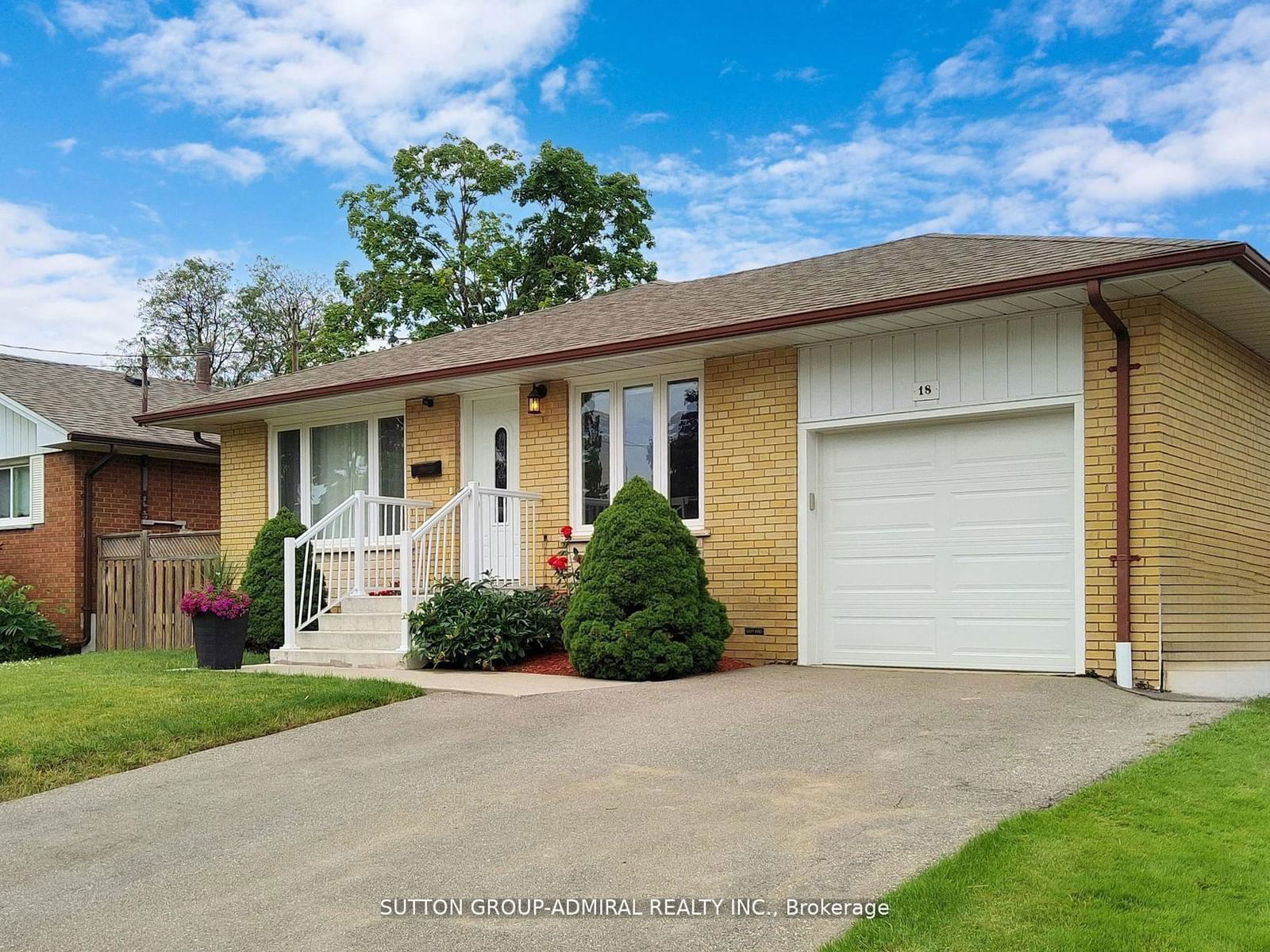 Detached House for sale at 18 Ludstone Drive, Toronto, Willowridge-Martingrove-Richview, M9R 2H9 - MLS: W11925093