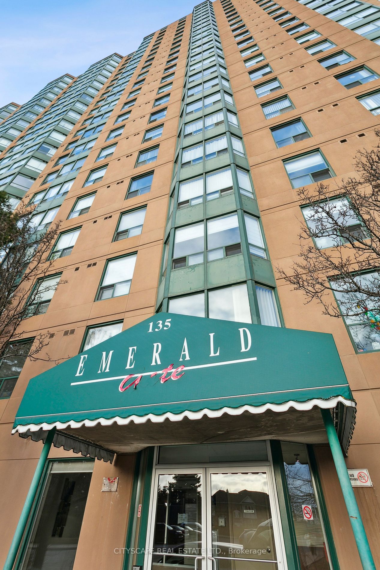 Condo sold at 1115-135 Hillcrest Avenue, Mississauga, Hurontario, L5B 4B1 - MLS: W11925126