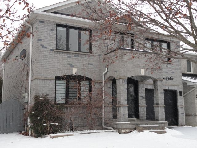 Detached House for sale at 963 Fielder Drive, Mississauga, East Credit, L5V 2S2 - MLS: W11925373